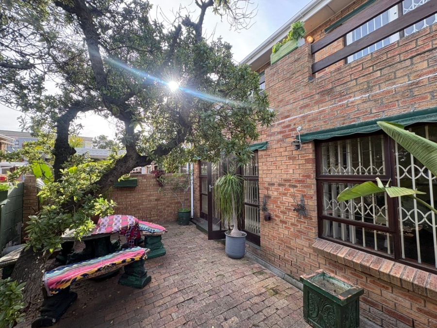 3 Bedroom Property for Sale in Table View Western Cape